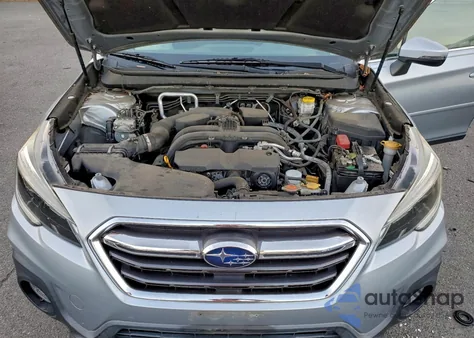 2018 Subaru Outback 2.5I Premium z USA, uszkodzony, nr VIN 4S4BSAFC1J3220236